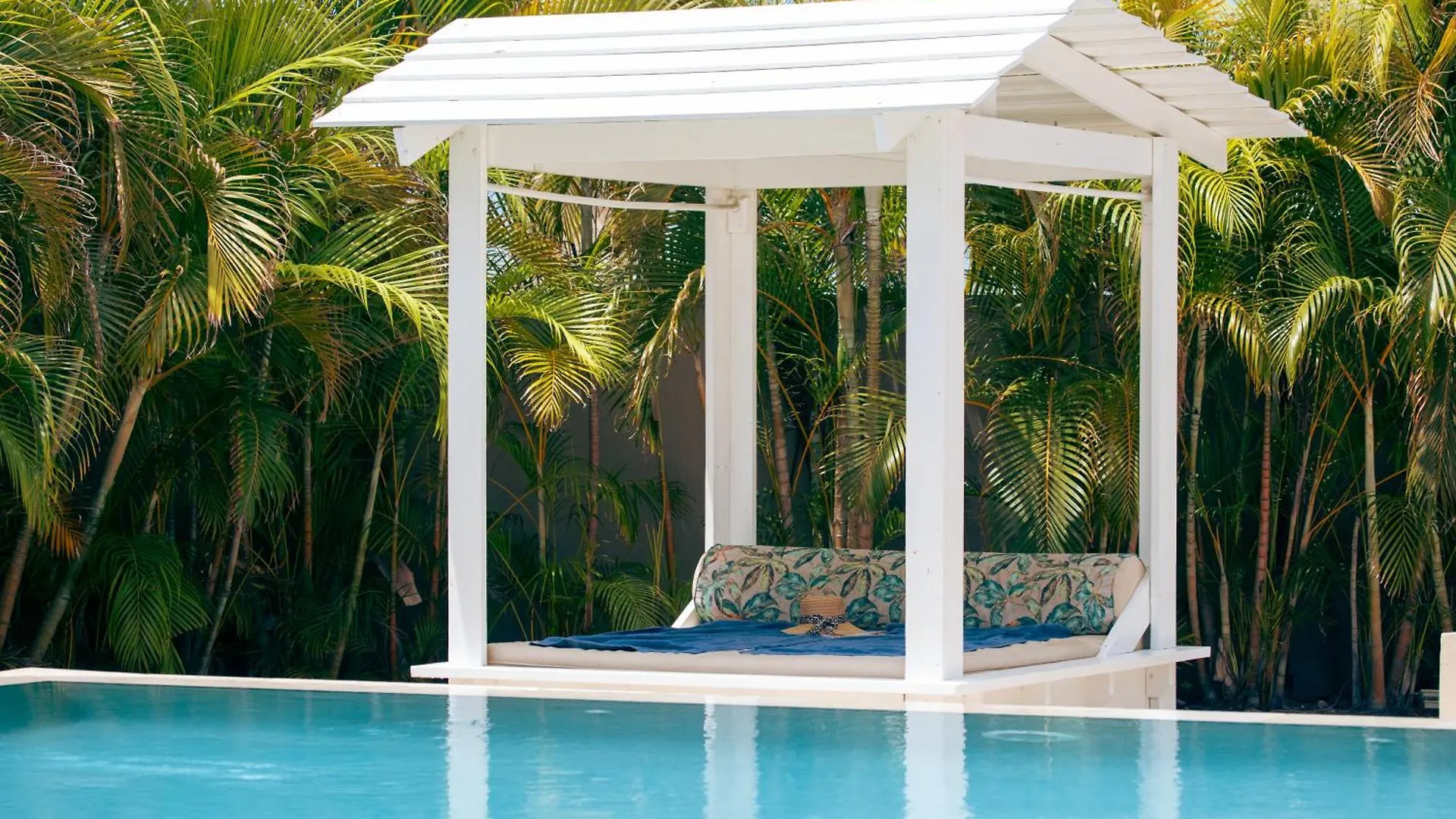 The Beach House Willemstad Apartment